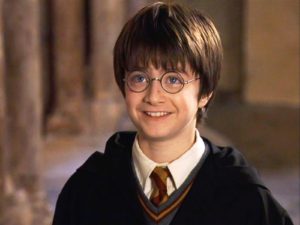 Почему день рождения Гарри Поттера важен < span> Роулинг, представившая школу волшебников, в которую она отправит Гарри Поттера, объяснила в интервью, что Хогвартс должен быть школой-интернатом.
