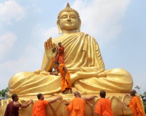 Будда Пурнима (также известный как Джаянти Будды) Празднуется рождение принца Гаутамы из Сиддхартхи.