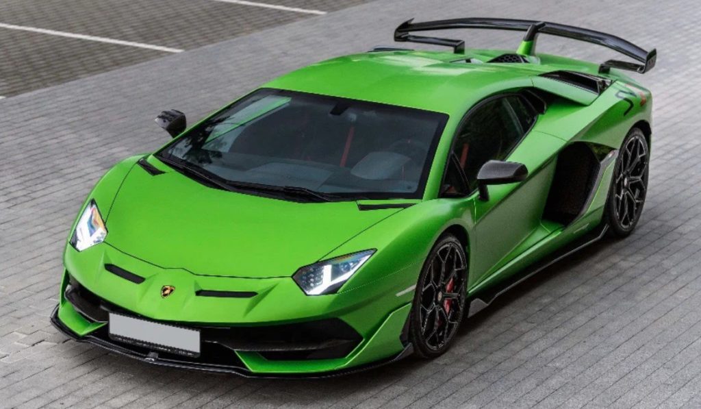 Сколько стоит Lamborghini Aventador?